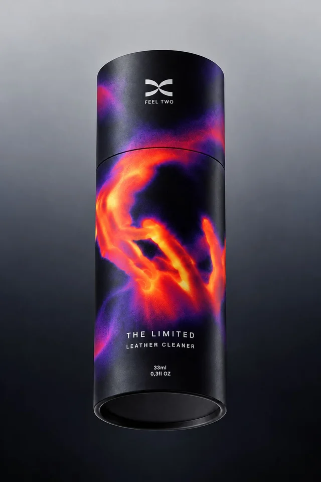 Black FEEL TWO The Limited case, 33 ml leather cleaner